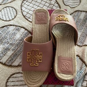 Brand new Tory Burch slide size 10